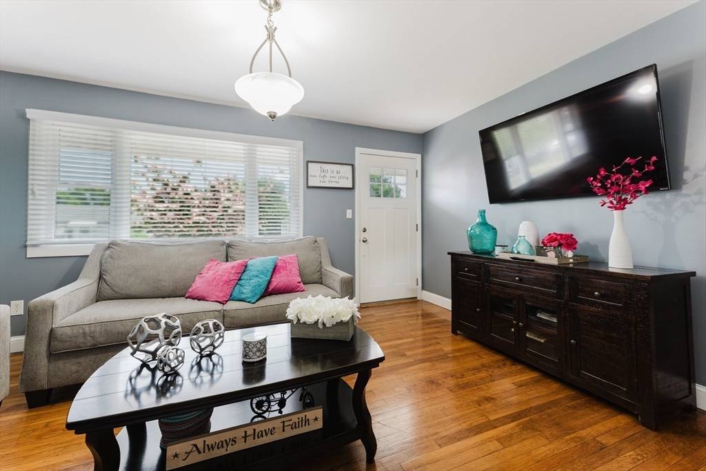11 Ann Ave Dartmouth, MA 02747