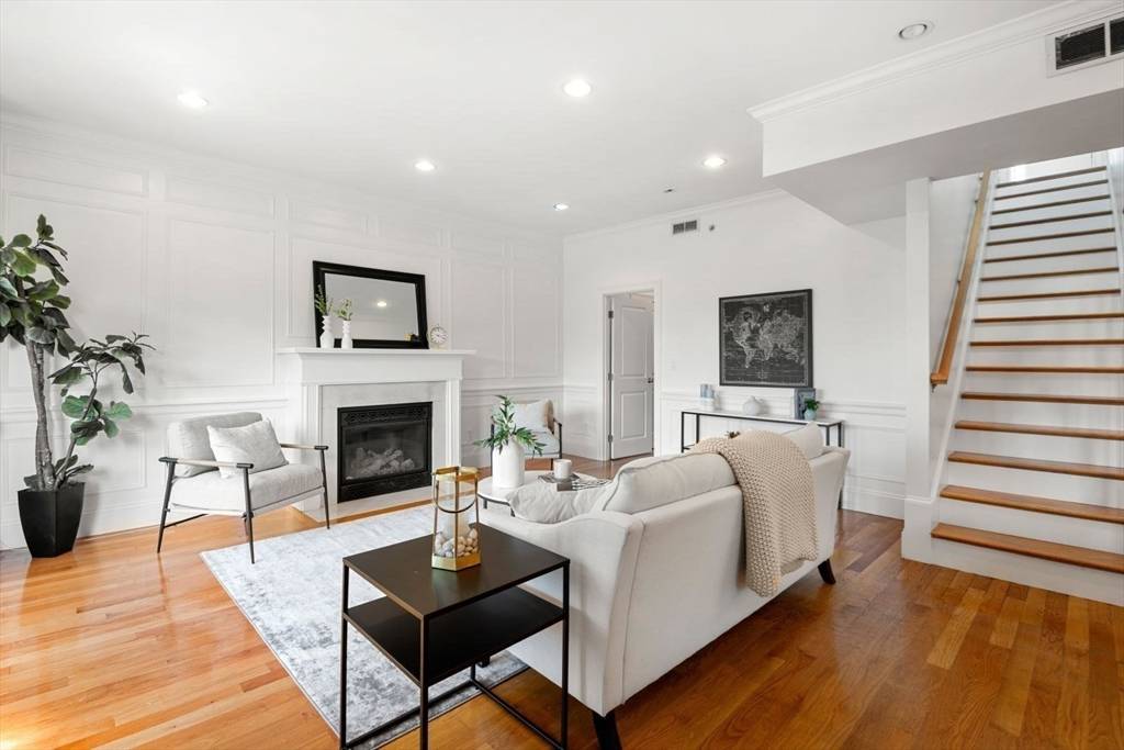 Boston, MA 02127,823 East Sixth Street #1