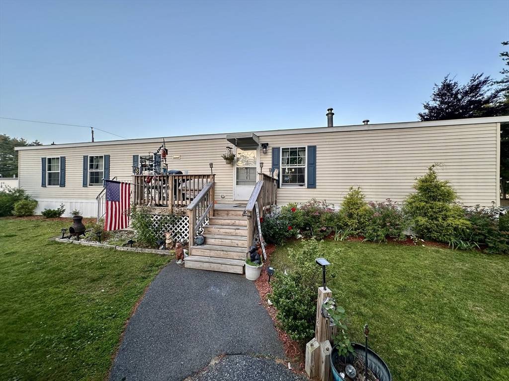 Orange, MA 01364,519 East River #6