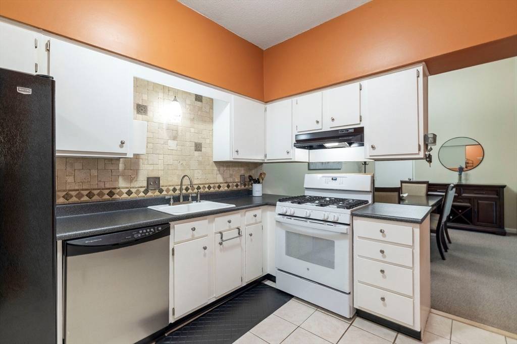 Lowell, MA 01854,1461 Pawtucket Boulevard #2-11
