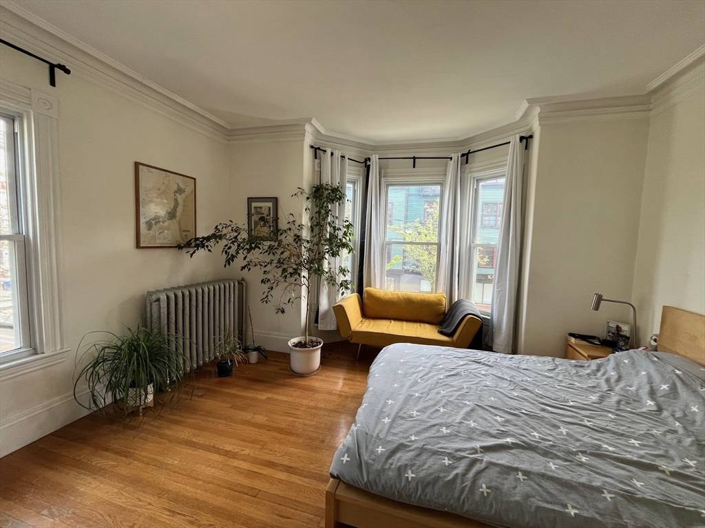 Somerville, MA 02143,399 Washington St #2