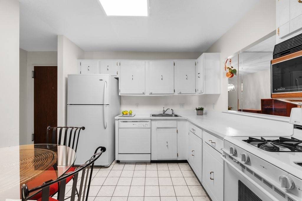 Danvers, MA 01923,147 Sylvan St #18A