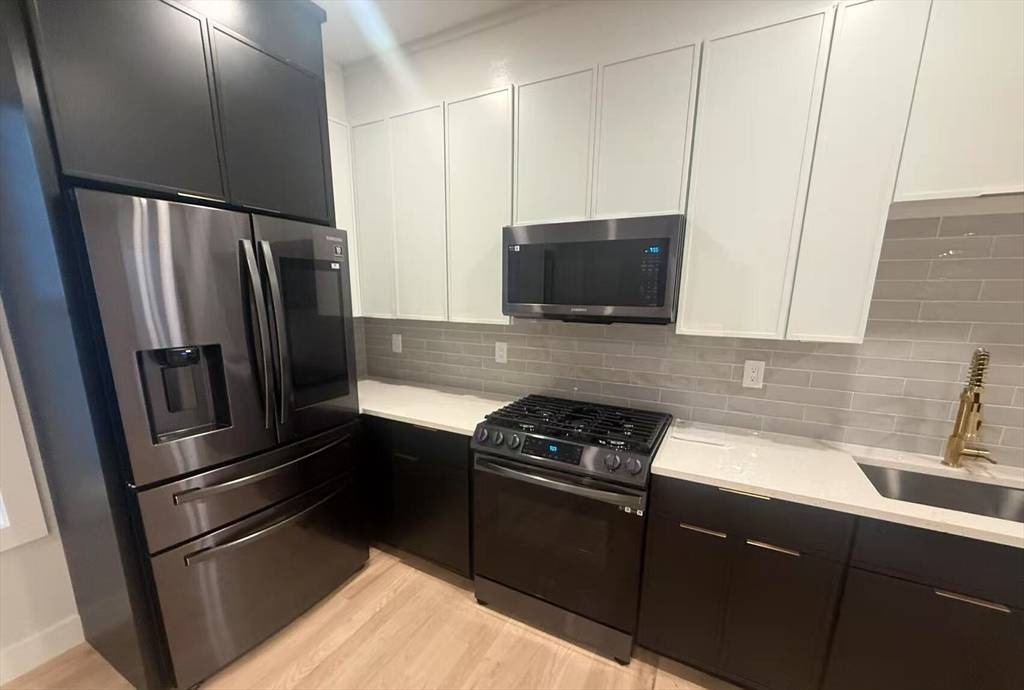 Boston, MA 02128,214 Havre St #2