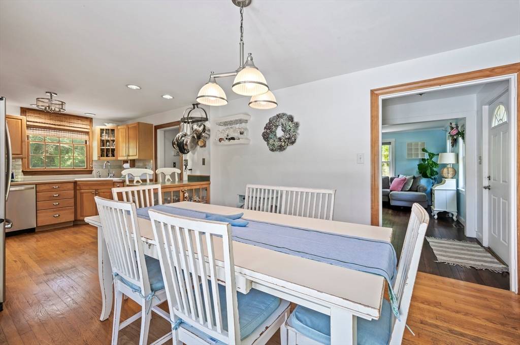 Pembroke, MA 02359,89 W Elm St
