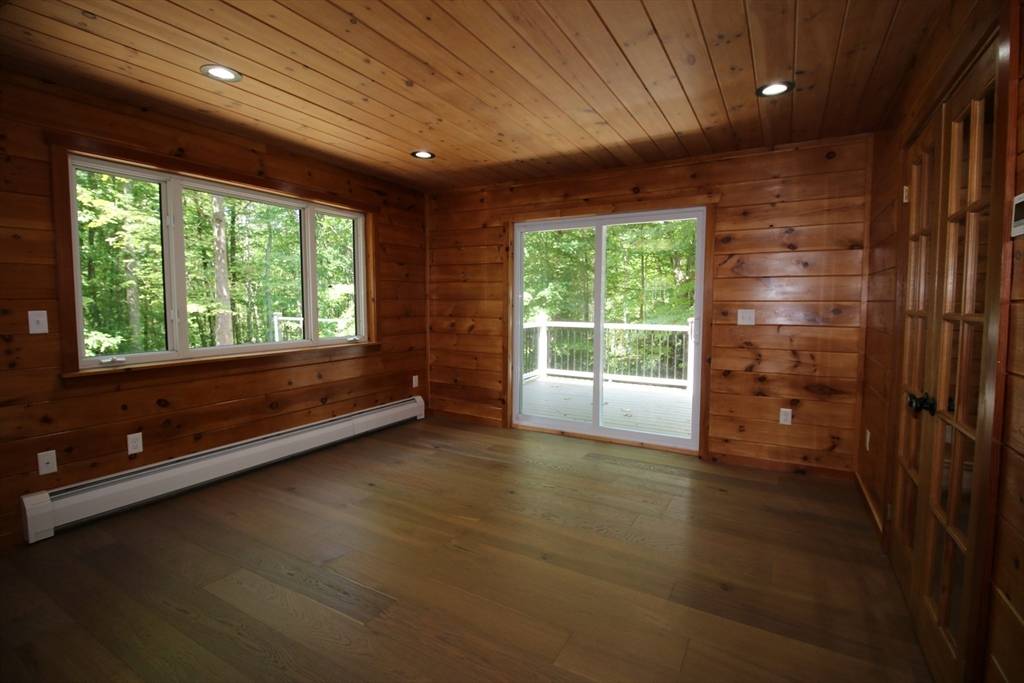 35 Birch Dr Petersham, MA 01366