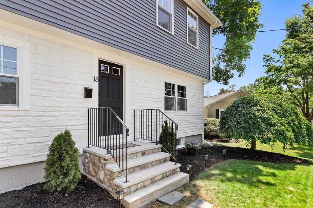Wakefield, MA 01880,18 Muriel Ave