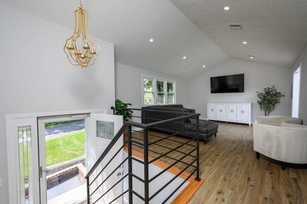 Milford, MA 01757,24 Elizabeth Rd