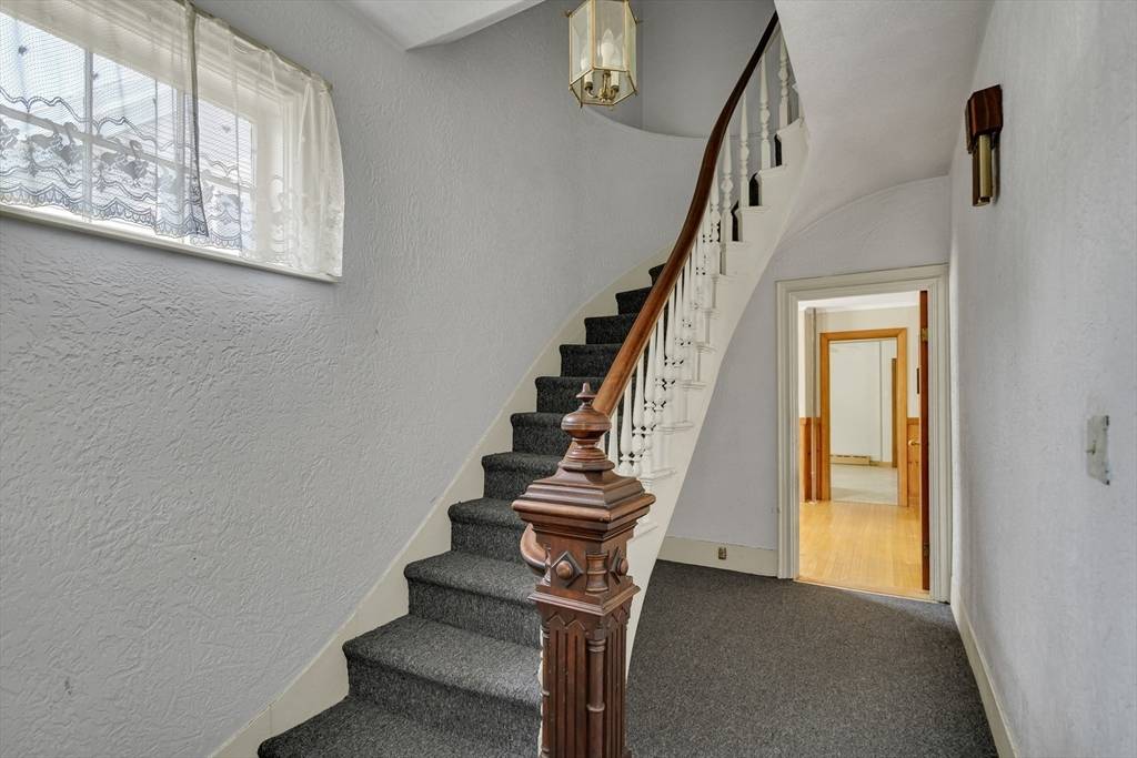 Melrose, MA 02176,121 Myrtle St