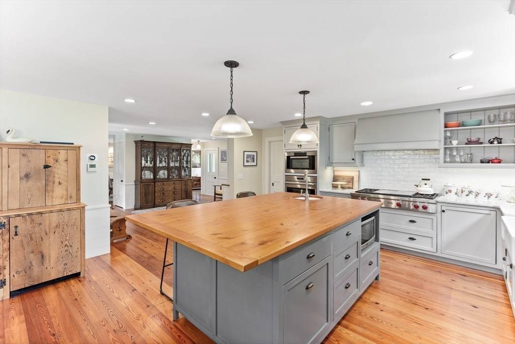 24 Pine Island Rd Mattapoisett, MA 02739