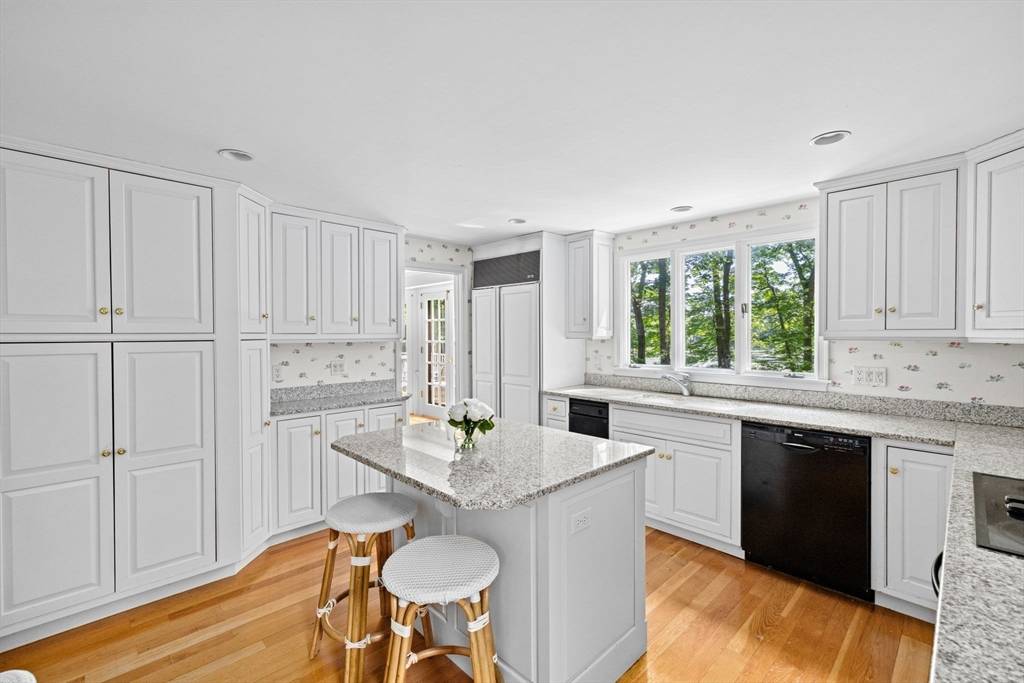 Hingham, MA 02043,16 Fulling Mill Ln