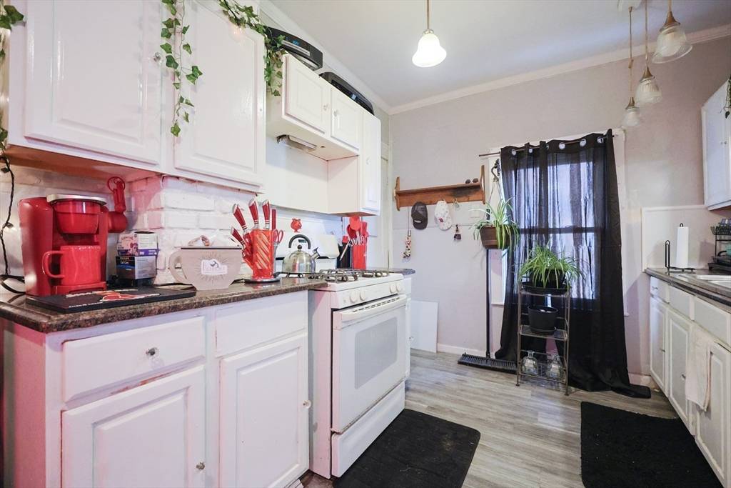230 Pleasant St Worcester, MA 01609