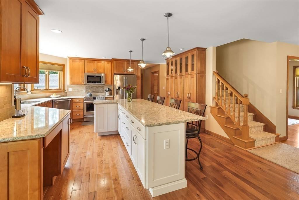 16 Blueberry Way Webster, MA 01570