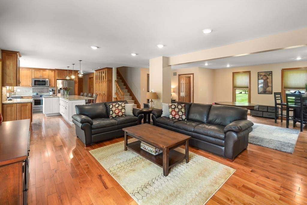 16 Blueberry Way Webster, MA 01570