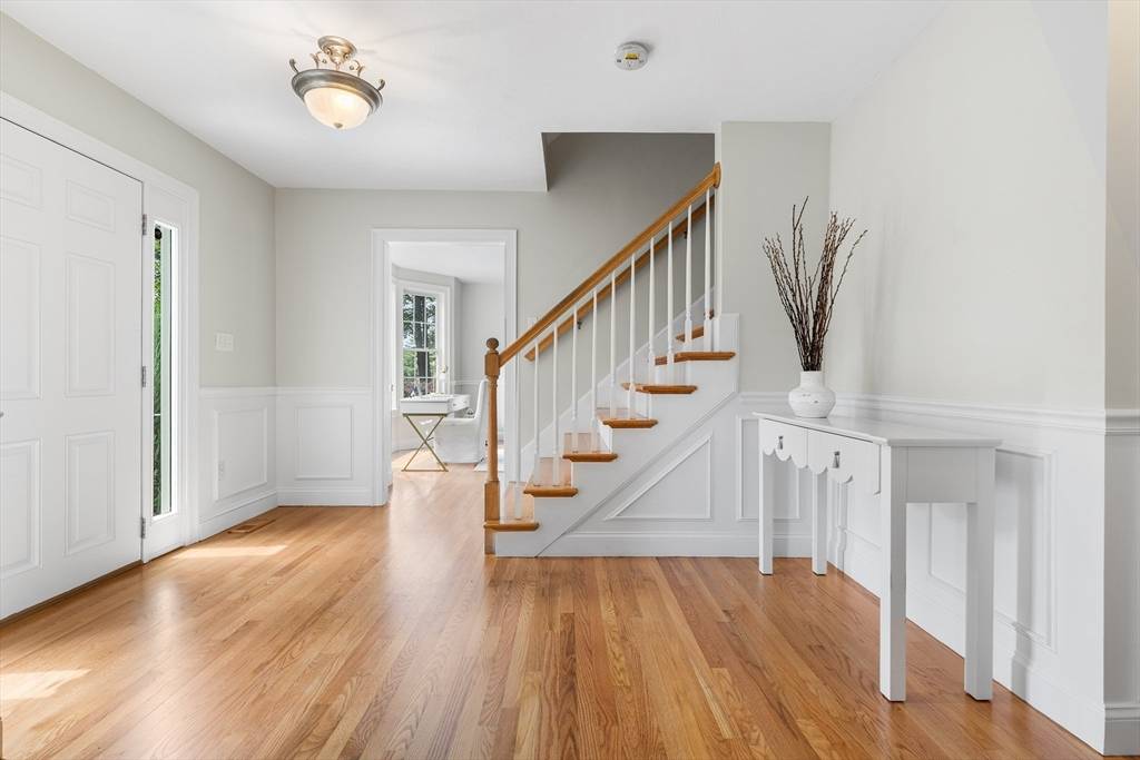 Medway, MA 02053,7 Tulip Way