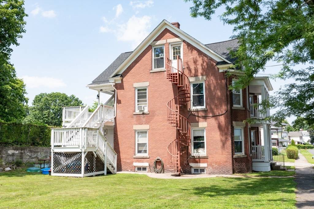 Westfield, MA 01085,60 White
