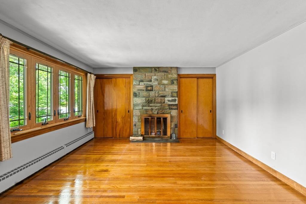 Easthampton, MA 01027,16 Sheldon Ave