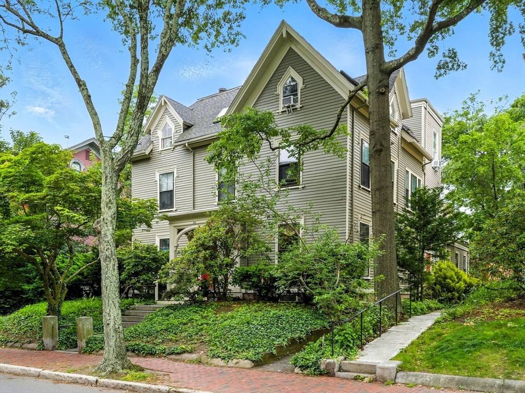 Cambridge, MA 02139,338 Harvard St. #1