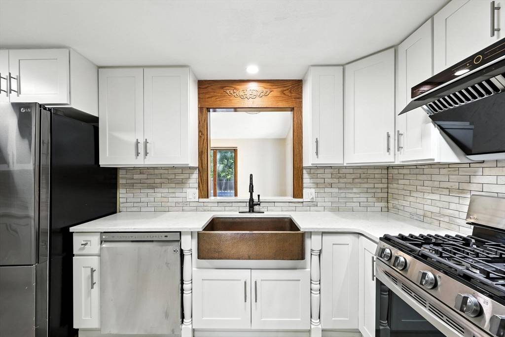 West Springfield, MA 01089,51 Glenview Dr