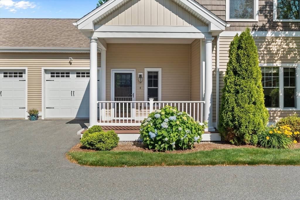 Salisbury, MA 01952,4 Emerald Way #4