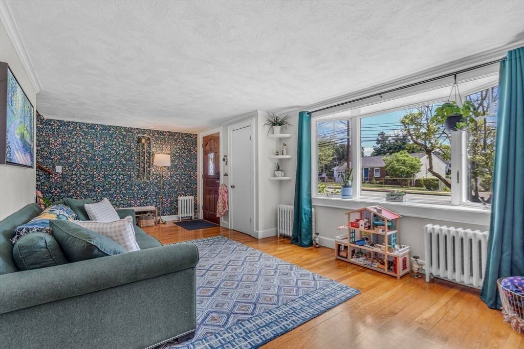82 North Street Newton, MA 02460