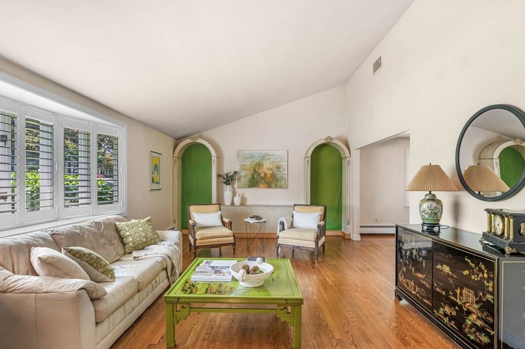 Marblehead, MA 01945,24 Gerald Road