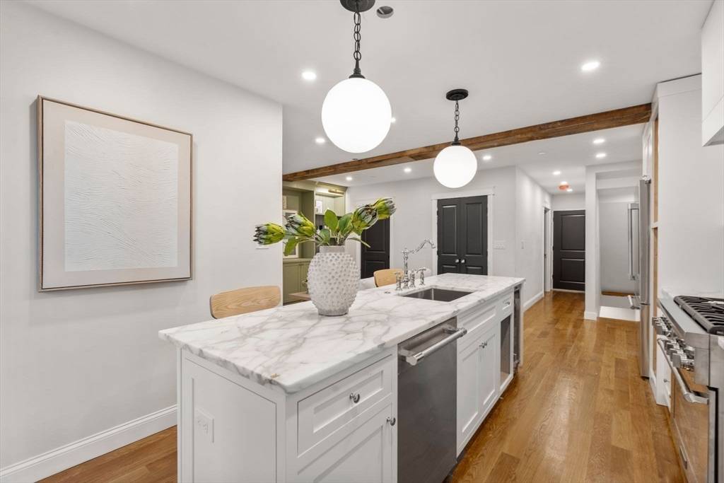 Boston, MA 02129,27 Mystic Street #1