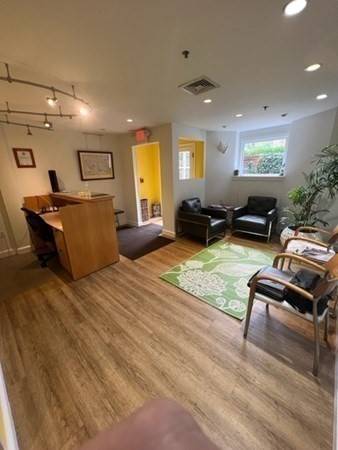 Cambridge, MA 02140,1776 Massachusetts Avenue #2a