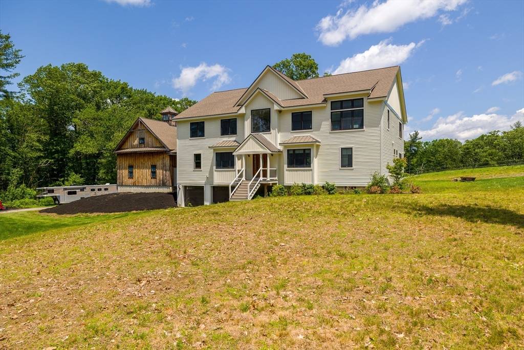 Sterling, MA 01564,19 Hardscrabble Rd