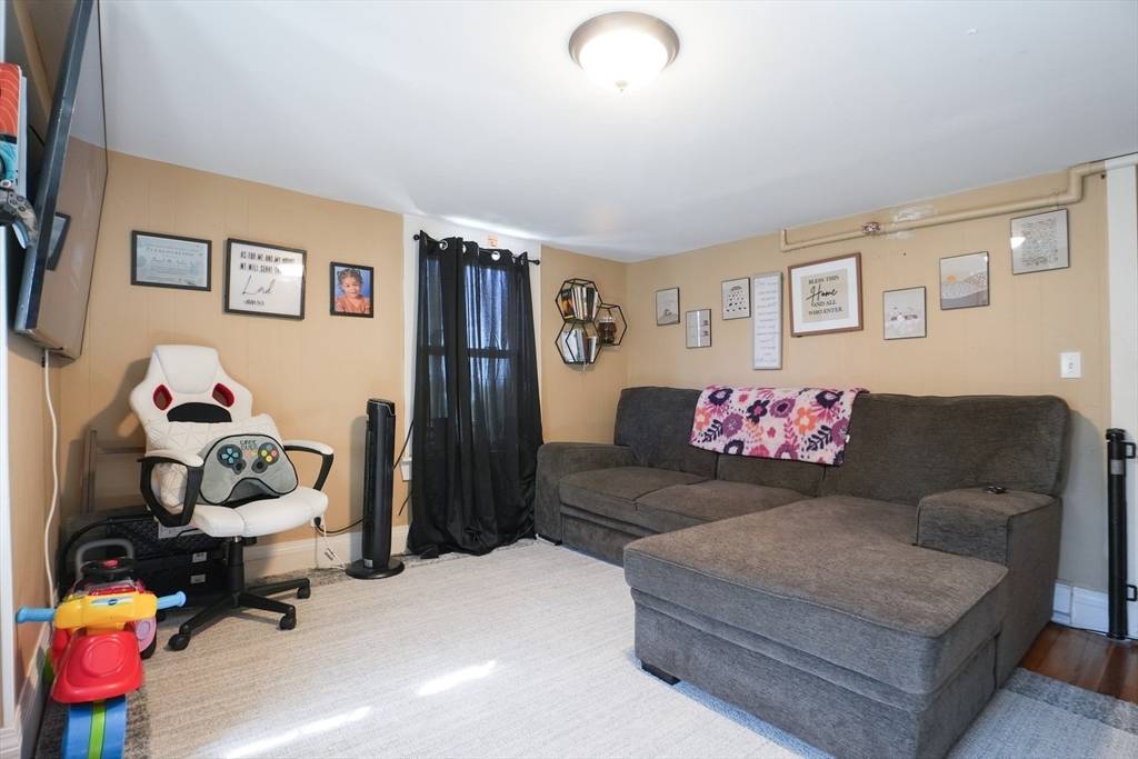 Webster, MA 01570,31 Prospect St