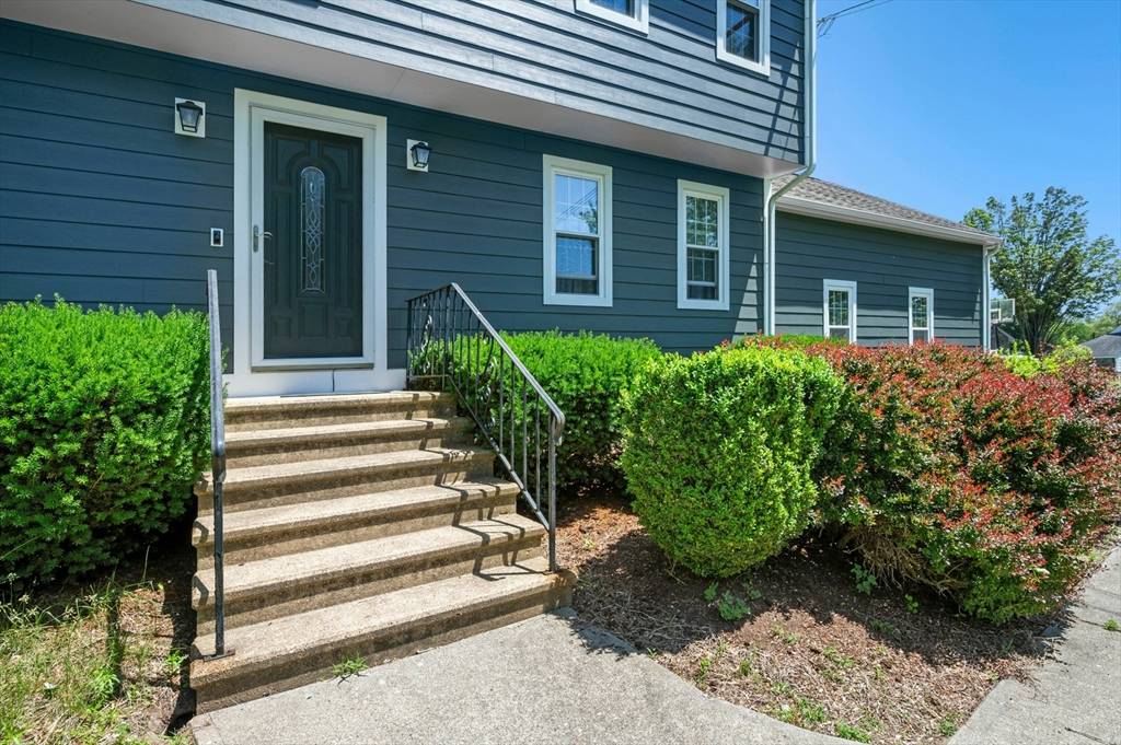 Blackstone, MA 01504,3 Bellingham Rd