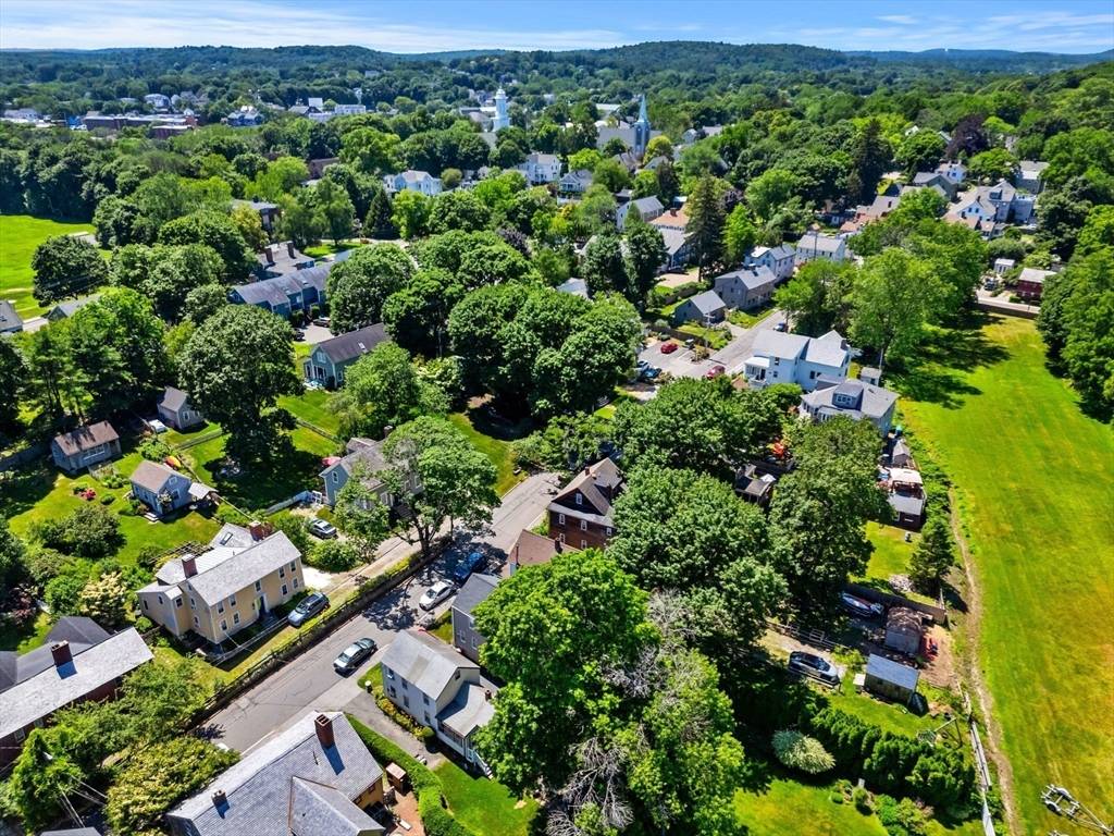 Ipswich, MA 01938,36 Summer St #2