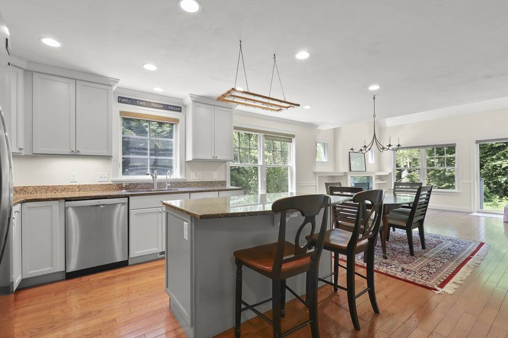 Falmouth, MA 02556,21 Pine St #1A