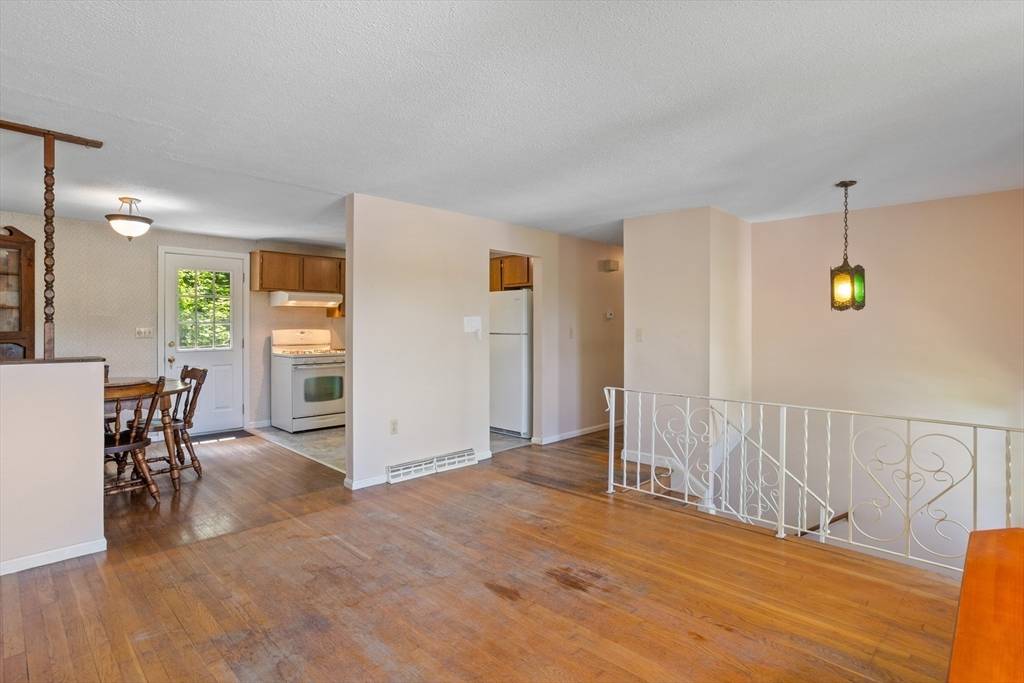 Lowell, MA 01852,16 Winding Ln