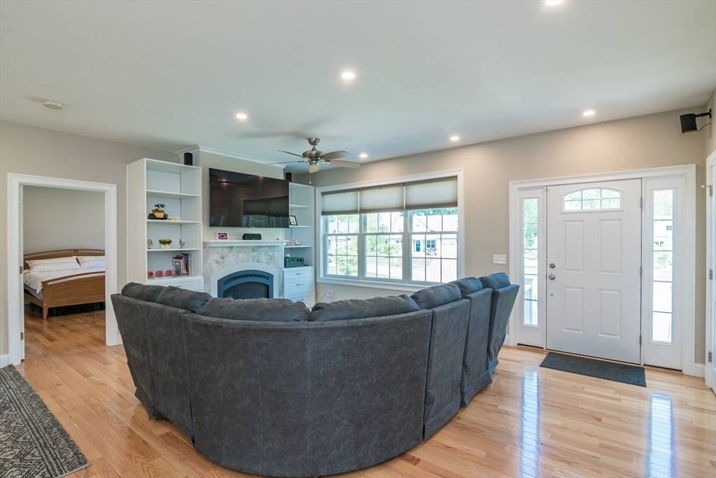 South Hadley, MA 01075,3 Ethan Cir