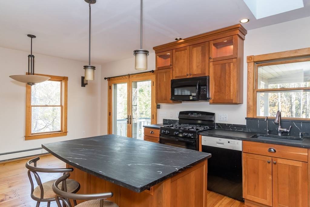 Medway, MA 02053,18 Norfolk Ave