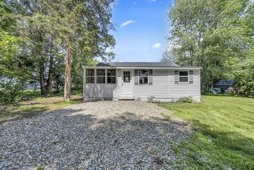 Holland, MA 01521,4 Lakeshore Lane