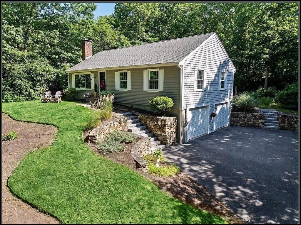 Sandwich, MA 02563,15 Surrey Ln