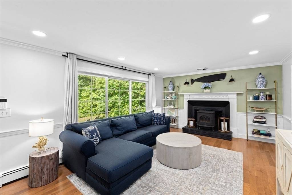 Sandwich, MA 02563,15 Surrey Ln