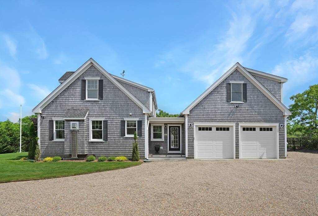 27 Watcha Path Edgartown, MA 02539
