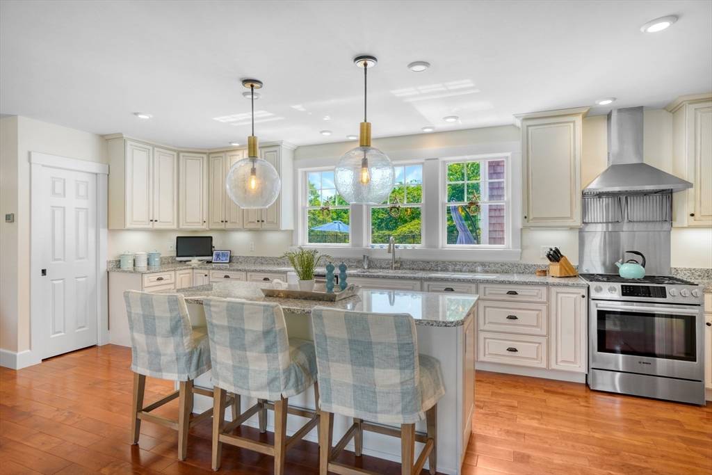 27 Watcha Path Edgartown, MA 02539