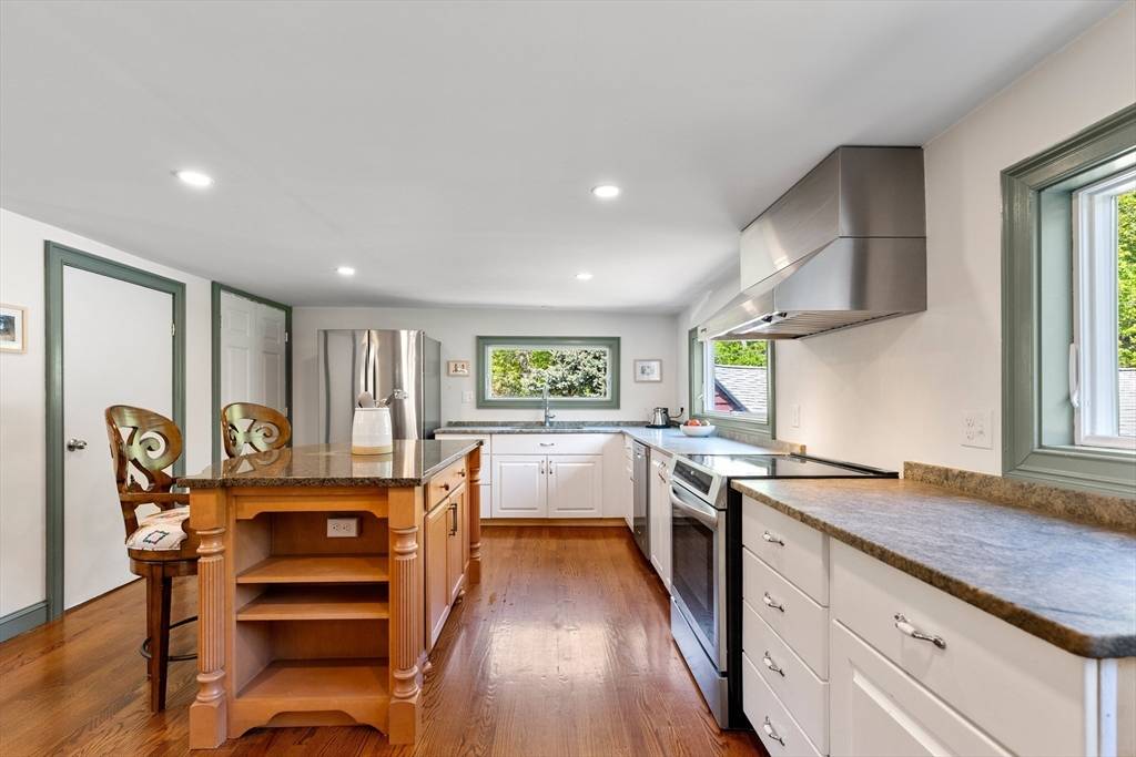 Gloucester, MA 01930,113 Bray St