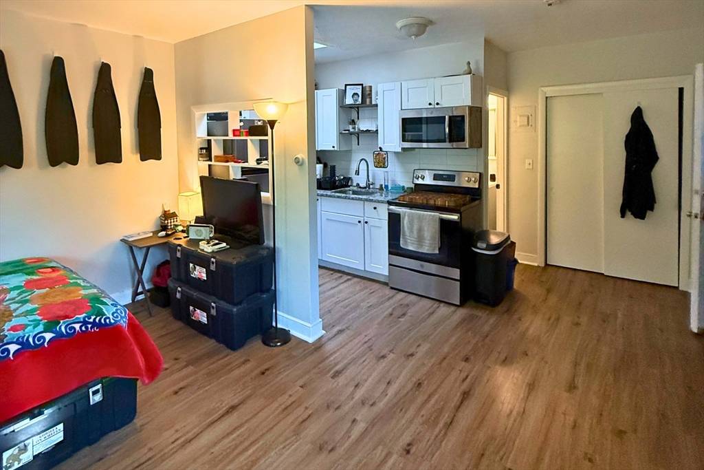 Boston, MA 02132,39 Willow Street #4