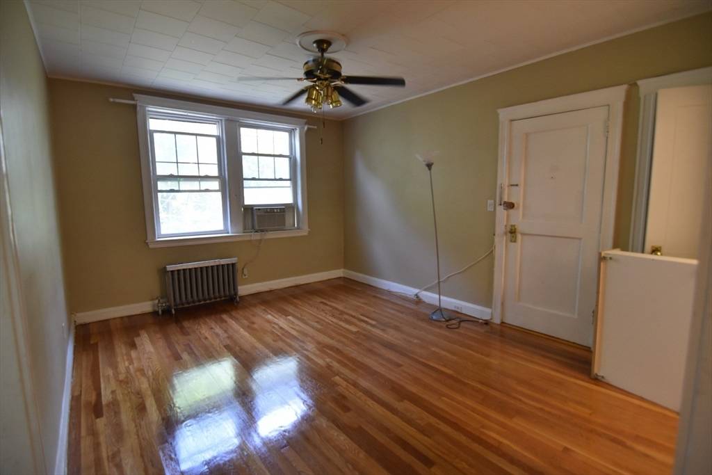 Brookline, MA 02446,169 Kent #6
