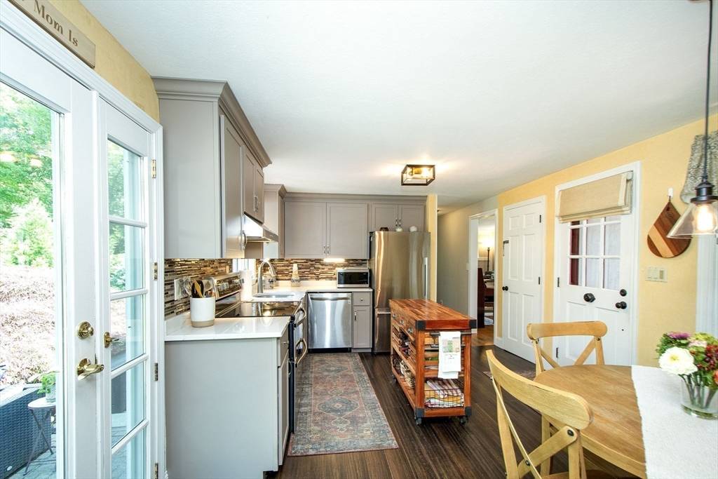 Cohasset, MA 02025,21 Flintlock Ridge Rd
