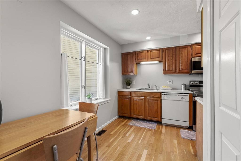Saugus, MA 01906,1702 Lewis O Gray Drive #1702