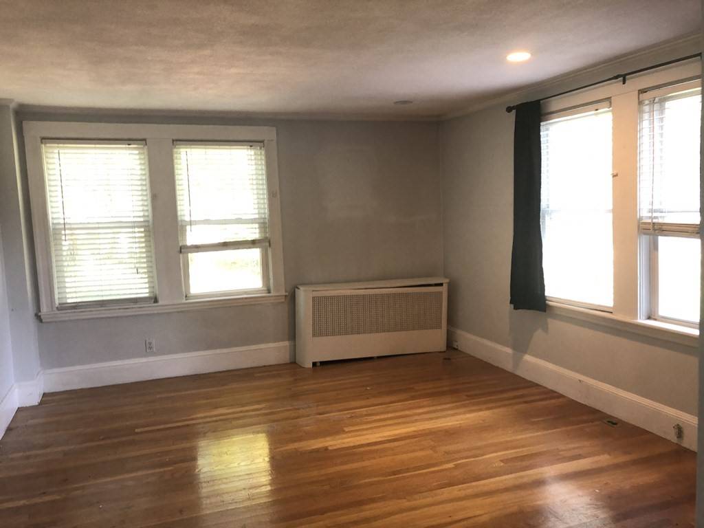 Wellesley, MA 02482,24 State Street #1R