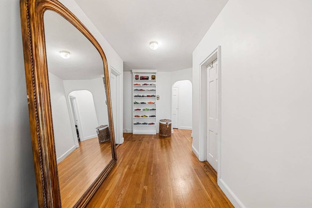 Cambridge, MA 02138,50 Follen St #306