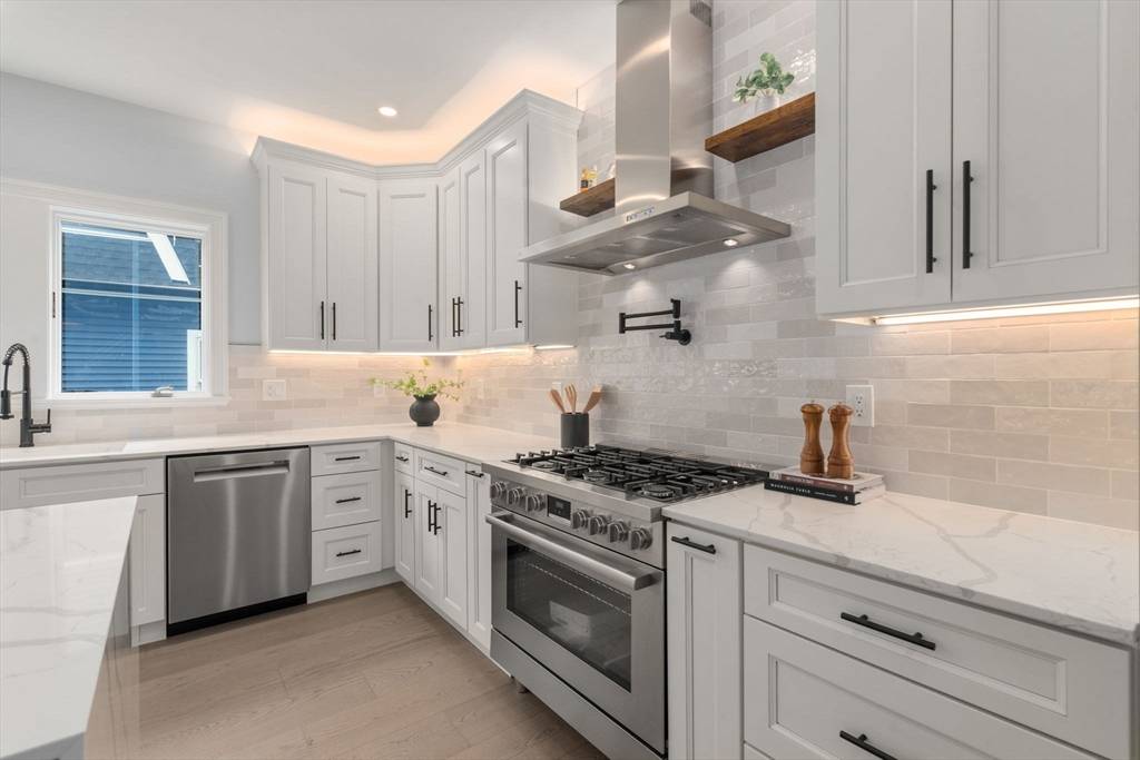 Dedham, MA 02026,65 Pine St