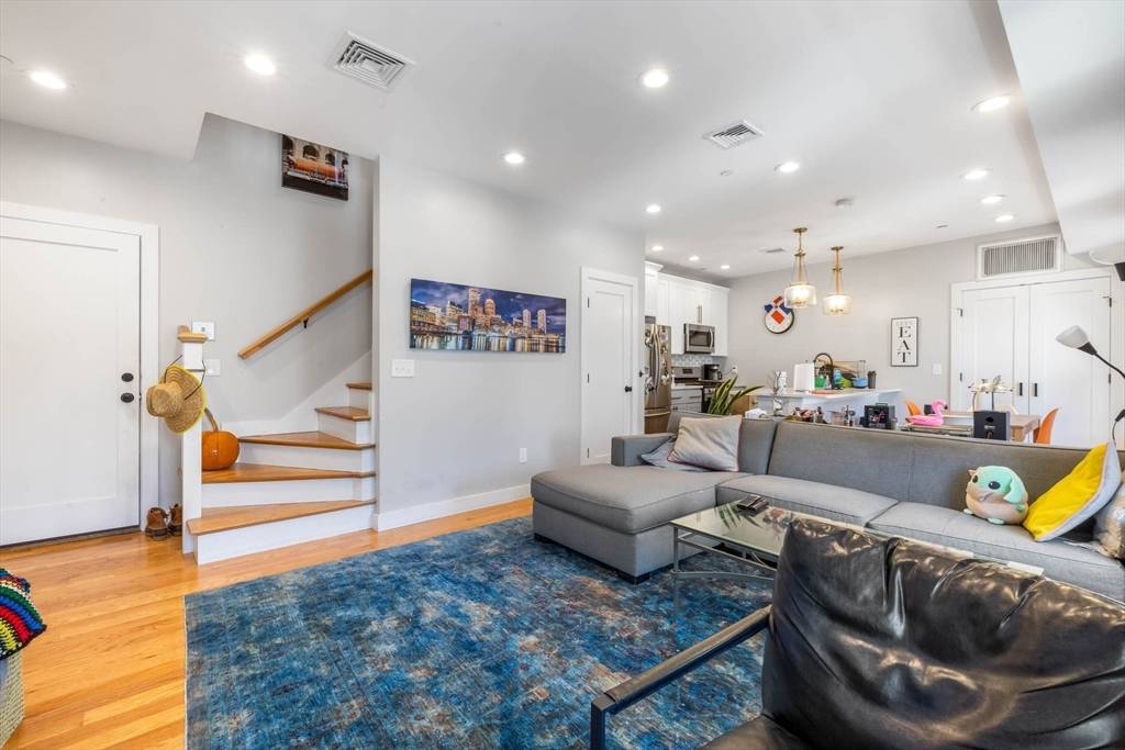 Boston, MA 02127,20 Grimes St #3
