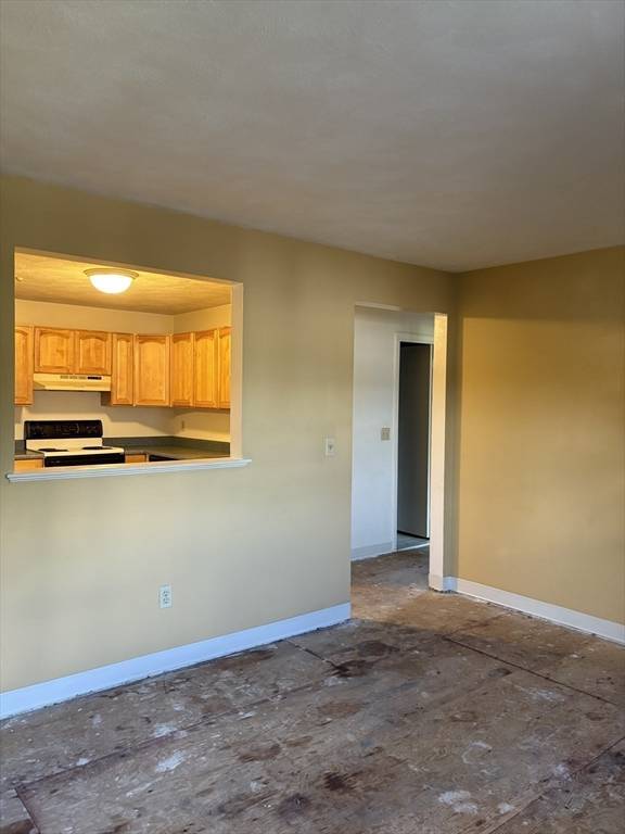 740 Central St #J11 Leominster, MA 01453
